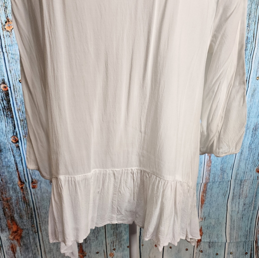 Vera Wang Semi-Sheer Rounded Neck Tunic - Picture 9 of 12